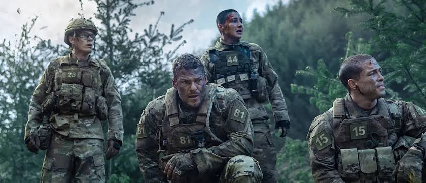 Yelzkizi war machine review (2026): netflix’s alan ritchson vs alien killer robot sci-fi action movie
