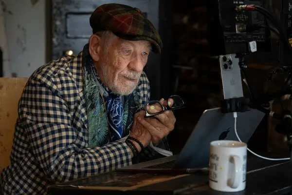 Yelzkizi The Christophers Review (2026): Cast, Plot, Ending Explained & Why Steven Soderbergh’s Art Drama Is a Must-Watch