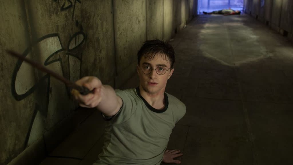 Yelzkizi daniel radcliffe no longer cringes at early harry potter films but disagrees with andrew garfield’s praise