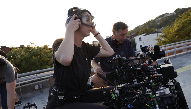 Yelzkizi The Pitt Camera Tricks Behind the Scenes: How the Show Creates Ultra-Realistic ER Chaos