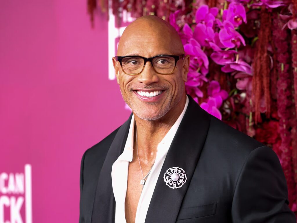 Yelzkizi disney won’t give moana a sonic the hedgehog-style revamp after the rock’s wig backlash