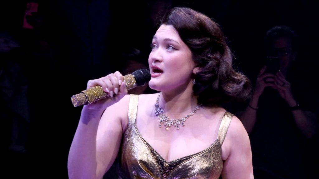 Yelzkizi the pitt fandom has reached a new low: heckling one of its stars on broadway and what it says about fan culture